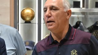 Стоичков изненадващо кацна в София и влетя при... СНИМКИ