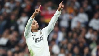 Реал (Мадрид) диша във врата на Барселона ВИДЕО