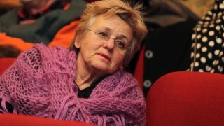 Шокиращо! Гол мъж пробва да убие Юлия Берберян с нож
