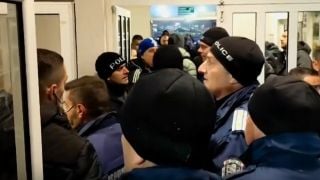 Скандал! Грозни сцени във Враца, кметът Калин Каменов замесен, иска да вади отбора ВИДЕО