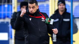 Скандал! Гигант с брада скочи да бие Томаш, намеси се полиция ВИДЕО