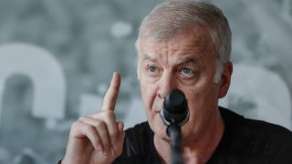 Сираков наказва Левски точно преди Нова година