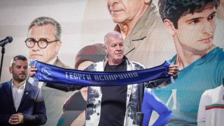 Фенове на Левски отново изригнаха срещу Сираков СНИМКА