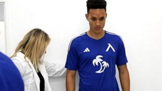 Докторки прегледаха играчите на Левски ВИДЕО