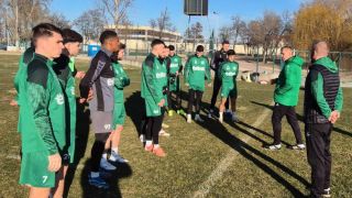Любимец на феновете и двама хървати започнаха с тим от елита