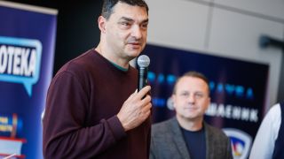 Легендата Владимир Николов представи автобиографичната си книга "Високо"