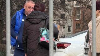 Фотобомба в БЛИЦ! Гибона се завърна!