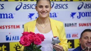 Наша олимпийска шампионка с шокиращ разказ: Тренирахме на дъски, нямахме дори...