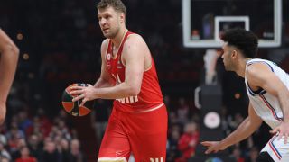 Олимпиакос с Везенков потрепери за втора поредна победа