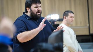 Бомба в борбата: Скандалният треньор хвърли оставка