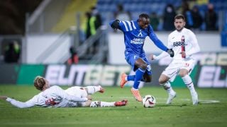 Чужденец се завръща за Левски