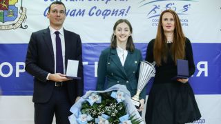 Наградиха Боряна Калейн
