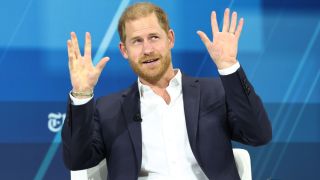 Принц Хари шокира с жест към Украйна, ето какво направи