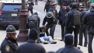 Ужас със стрелба и ранени помрачи голямо шампионско парти