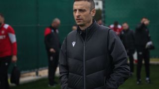 Бербатов плаче и крие лицето си след ЦСКА – Левски, прекръстват го