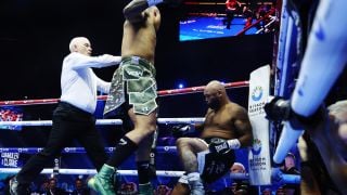 Това ли чака Кобрата? Вижте как новият му съперник просва всичко наред! ВИДЕО