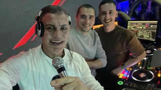 Известен диджей подгрява националите преди Ейре