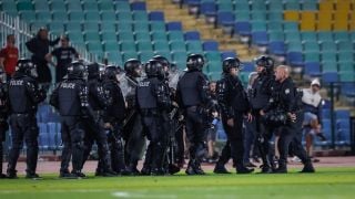 Полицията се активизира преди България - Ейре