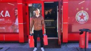 Фотобомба в БЛИЦ: Футболист на ЦСКА със страхотен жест СНИМКИ