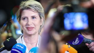 Весела Лечева с коментар за Тервел Замфиров