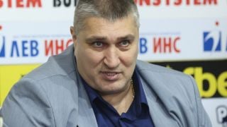Любо Ганев тропна по масата заради хаоса в БОК