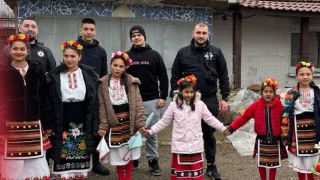 ЦСКА зарадва възрастни хора от 18 села СНИМКИ