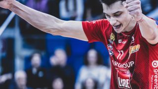 Алекс Николов блести при победа на Лубе
