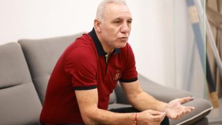 Стоичков: Не може само да се оправдаваме с чужденците