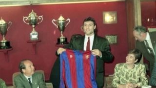 Христо Стоичков подписва с Барселона