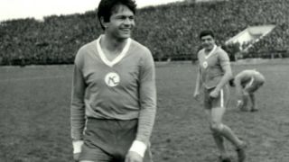 82 години от рождението на Гунди