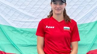 Каратанчева на полуфинал след изразителна победа