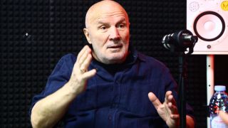 Голямо име пред БЛИЦ Live за скования от болка Стойчо Младенов, окървавения Гонзо и коката на Марадона сред националите ни