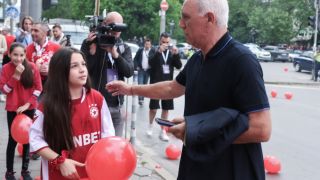 Изненада: Стоичков пристигна за финала в компанията на левскар ВИДЕО