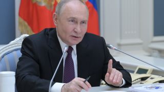 Путин изненада всички, заговори за шамани и голяма глупост