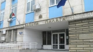 Тъмни облаци надвиснаха над бащата, пребил зверски 13-г. шампион в Габрово