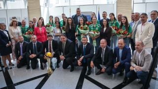 Киселова и колегите й в НС ахнаха по световните шампионки Снимки