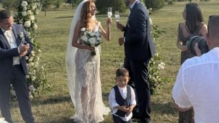 Горчиво! Олимпийска медалистка се омъжи за наш футболен треньор Снимки