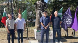 България почете по подобаващ начин 60-годишнината на Трифон Иванов