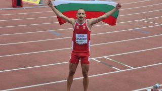 Цветя и чекове за медалистите от Тампере