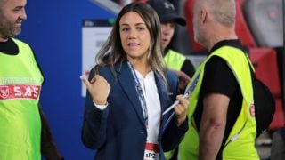 УЕФА прати на Левски красавица със скандална биография
