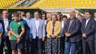 Първа копка за осветлението на стадиона в Добрич пред погледа на Бойко Борисов и Георги Иванов