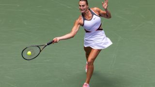 Летящ старт на защитаващата титлата си на US Open