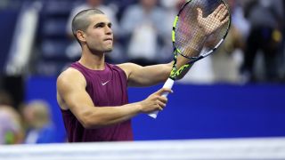 Алкарас с нова прическа и лесна победа на US Open