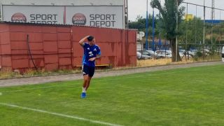 Тренирал с Левски българин подписа в ефир с новия си отбор
