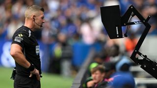 Съдия оплеска лондонско дерби за радост на Челси Видео