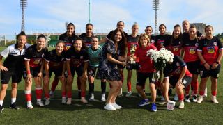 Наградиха най-добрия треньор в женски футбол в България