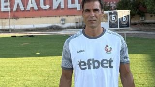 Бивш национал ще спасява затънал известен тим