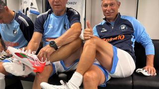 Стоичков и Балъков блеснаха с българското знаме в Лисабон