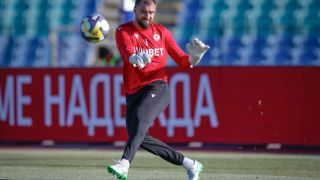 Играч на ЦСКА с жена си в пловдивска клиника