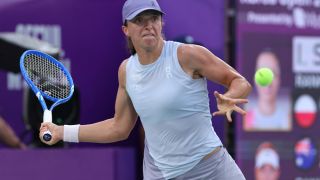Швьонтек спечели мач за два дни и стигна до финал